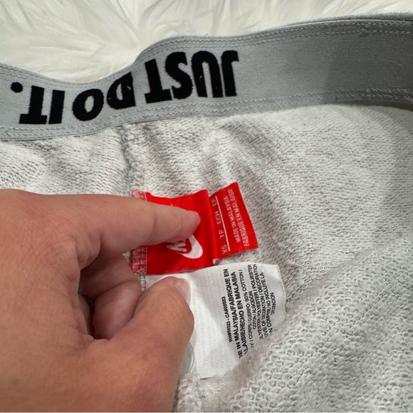 Nike Sweat Shorts Soft Heather Grey Size XS - Picture 5 of 13